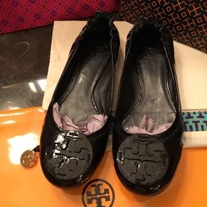 Tory Burch patent reva flat /size 6.5